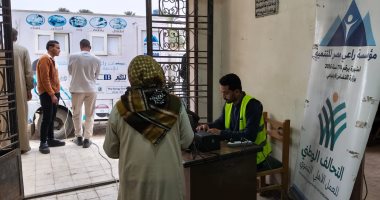 الكشف على 150مواطنا خلال قافلة طبية مجانية بمركز شباب أبو شلبي بفايد
