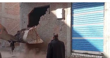 حملة لإزالة التعديات ومخالفات البناء فى مدينة أوسيم.. صور