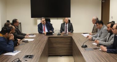 جهاز تنمية التجارة الداخلية يبحث إنشاء مراكز للسجل التجارى فى 3 محافظات