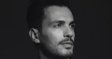 رامى جمال وكارمن سليمان وعمرو مصطفى وطعيمة فى عزاء والد الموزع أحمد إبراهيم