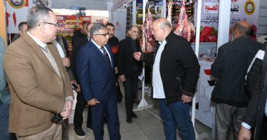 محافظ الدقهلية يتفقد المعرض الدائم للسلع الغذائية بحي غرب المنصورة