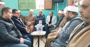 وفد من أوقاف القليوبية والواعظات يقدمون واجب العزاء لضحايا تسريب الغاز ببنها