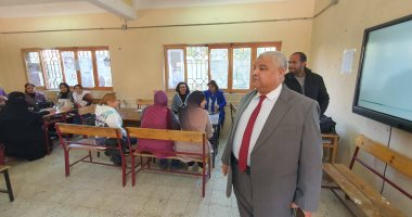 وكيل تعليم الأقصر يتابع أعمال تصحيح الشهادة الإعدادية قبل إعلان النتائج..صور