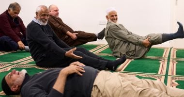 بيلاتس بعد الصلاة.. مبادرة من مساجد بريطانيا إلى العالم .. ما القصة؟ ..صور 