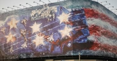 جدارية وسط طهران تحذر أمريكا