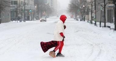 انقطاع الكهرباء عن مليون أسرة .. عاصفة ثلجية تجتاح أمريكا