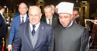 رئيس النيابة الإدارية ووزير الأوقاف يشهدان تكريم حفظة القرآن الكريم من أعضاء النيابة وأسرهم