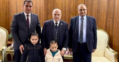 رئيس النيابة الإدارية يكرم أسرة المستشارة سهام صبري خلال احتفالية حفظة القرآن الكريم