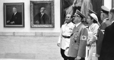 بيع لوحتين مائيتين منسوبتين إلى هتلر بشكل سرى فى بريطانيا