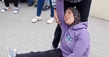 إغماء والدة الطفلتين المعتدى عليهما من عمهما بعد سماع حكم المؤبد.. مباشر