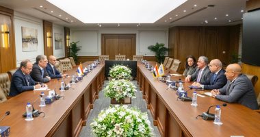 رئيس اقتصادية قناة السويس يبحث مع سفير هولندا فرص التعاون في الطاقة المتجددة