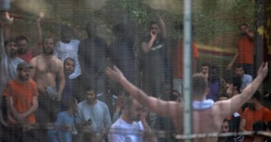 أصفاد وانتهاكات.. إندبندنت تكشف أسوأ مركز احتجاز للمهاجرين في المملكة المتحدة.. وتؤكد: العنف والاعتداءات وتعاطى المخدرات وحوادث إيذاء النفس  مشاهد شبه يومية.. وزيادة 165% فى حوادث استخدام القوة خلال 2025