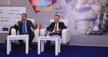 شوقى بزيع يشتبك مع التراث ويستعيد الطفولة باللغة فى ندوة بمعرض الكتاب