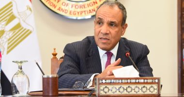 وزير الخارجية يجتمع مع قيادات الوزارة ويتابع سير العمل وتطوير الأداء المؤسسى