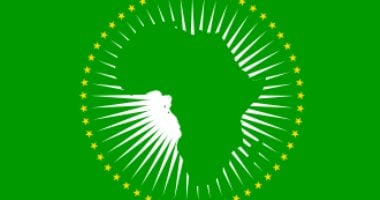 رئيس مفوضية الاتحاد الإفريقي يبحث مع مسؤول من جنوب السودان تنفيذ اتفاق السلام