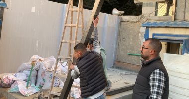 حى العجوزة يزيل جمالون حديدى مخالف بشارع أحمد عرابى.. صور