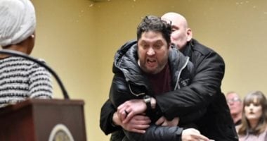 هجوم بمادة مجهولة على النائبة الأمريكية إلهان عمر