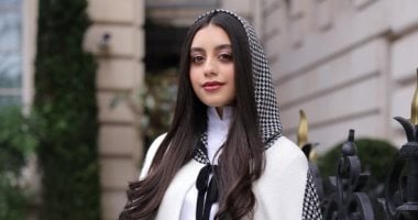 ياسمينا العبد تخطف الأنظار خلال حضورها أسبوع الأزياء الراقية بباريس 