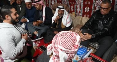 محافظ جنوب سيناء يبحث مع بدو خليج العقبة توفير وحدات إسكان بأقل تكلفة 