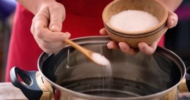 أشهرها تسخين الفرن الأول.. أبرز أخطاء طهى الطعام قبل عزومات رمضان