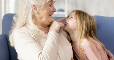 دراسة هولندية تؤكد الفوائد المعرفية للأجداد من مشاركتهم فى تربية الأحفاد 