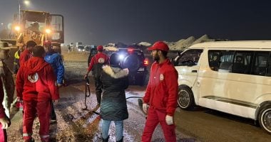 الهلال الأحمر يدفع بفرق الطوارئ والسيول إثر انفجار ماسورة بالتجمع