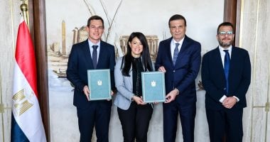 وزيرة التخطيط توقّع مذكرة تفاهم مع شركة "شنايدر إلكتريك" لدفع العمل المناخى