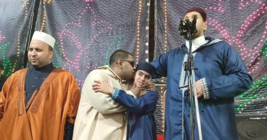 القلاجى يبهر الجميع بآيات الذكر الحكيم فى زفاف الشيخ عطية الله رمضان.. فيديو