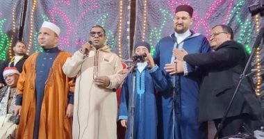 نجوم دولة التلاوة يبهرون الحضور بالتواشيح والأناشيد الدينية فى زفاف زميلهم.. فيديو