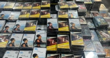 ألبومات نجوم زمن الفن الجميل تتصدر جناح صوت القاهرة بمعرض الكتاب