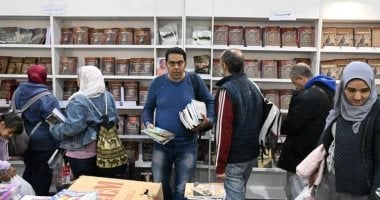 كتب التراث والترجمة وحكاية مصر الأكثر مبيعا بقصور الثقافة فى معرض الكتاب