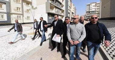وزير الإسكان يتفقد المشروعات السكنية ومستشفى مدينة حدائق أكتوبر