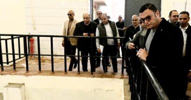 وزير الإسكان يتفقد مشروع الإسكان المتوسط وتطوير الطرق ومحطة رفع مياه بـ ٦ أكتوبر