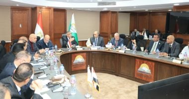 محافظ الجيزة يعقد لقاءً مع أعضاء مجلسى النواب والشيوخ لبحث مطالب المواطنين