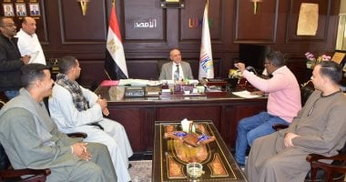 محافظ الأقصر يستقبل أهالي طفنيس المطاعنة لبحث عدد من مطالب القرية