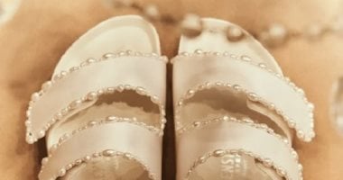 الشبشب والصندل موضة العرائس لعام 2026.. بدل أحذية الكعب العالى