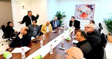 وزير الإسكان يعقد اجتماعا بمدينة حدائق أكتوبر لمتابعة سير العمل بالمشروعات الجارية