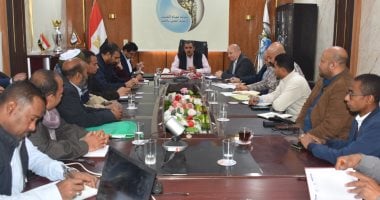 رئيس شركة مياه الأقصر يتابع مشروعات مبادرة حياة كريمة مع الشركات المنفذة