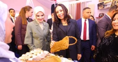 مايا مرسى ووزيرة الأسرة والخدمات الاجتماعية التركية تتفقدان معرض ديارنا 