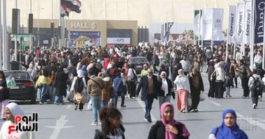 معرض القاهرة الدولى للكتاب يستقبل الجمهور فى يومه الثانى عشر
