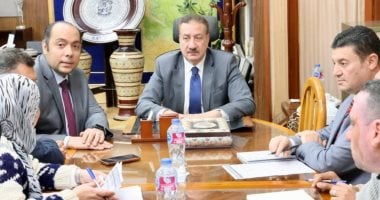 محافظ المنوفية يبحث الموقف التنفيذي للمشروعات المتبقية بمبادرة حياة كريمة