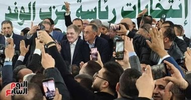 ترقب داخل بيت الأمة.. هاني سري الدين يطلب إعادة فرز الأصوات على انتخابات رئاسة حزب الوفد يدويًا.. ويؤكد: "ضرورة" لغلق منافذ الارتياب ودرءًا لأي تشكيك.. واللجنة المشرفة ترد: إجراء الإعادة غدًا