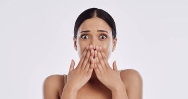 قبل رمضان.. أخطاء شائعة فى العناية بالبشرة خلال الصيام