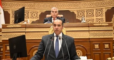 المستشار محمود فوزي يكشف تفاصيل مشروع قانون الحماية من الإدمان الرقمي: يجب أن يتضمن استثناء المواقع التعليمية والتطبيقات الصحية.. الوزير: أتحدث كأب.. الظاهرة تحد خطير.. والرئيس السيسي أول من دق ناقوس الخطر