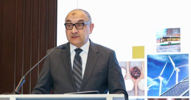 وزير قطاع الأعمال يستعرض فرص الاستثمار والتوسع الخارجى لشركات المقاولات التابعة