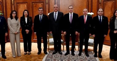 وفد تكتل نواب تنسيقية شباب الأحزاب يلتقى المستشار هشام بدوى رئيس مجلس النواب