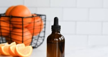 طريقة عمل سيروم فيتامين سى من مكونات طبيعية فى المنزل 