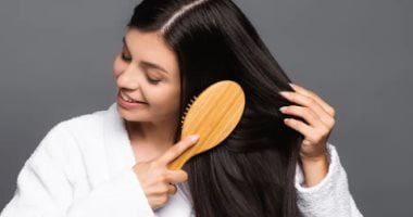 وصفات طبيعية لإنبات الشعر وزيادة كثافته حسب نوعه 