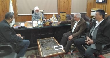 رئيس سوهاج الأزهرية يناقش متابعة استكمال امتحانات البرمجة والذكاء الاصطناعي