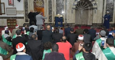 محافظ بورسعيد يشهد احتفالية ليلة النصف من شعبان بالمسجد العباسي بحي العرب.. صور